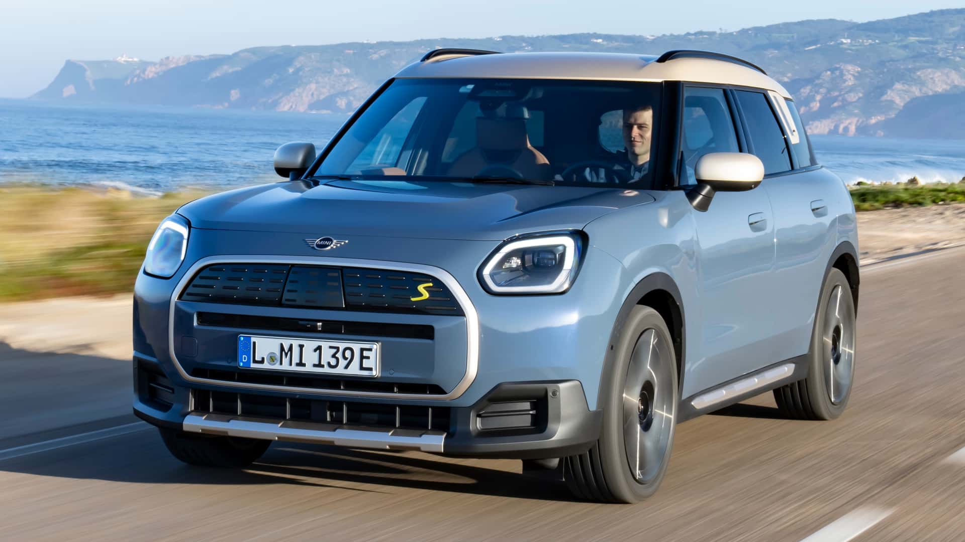 Novos Mini Countryman SE ALL4 e Cooper S têm chegada confirmada ao