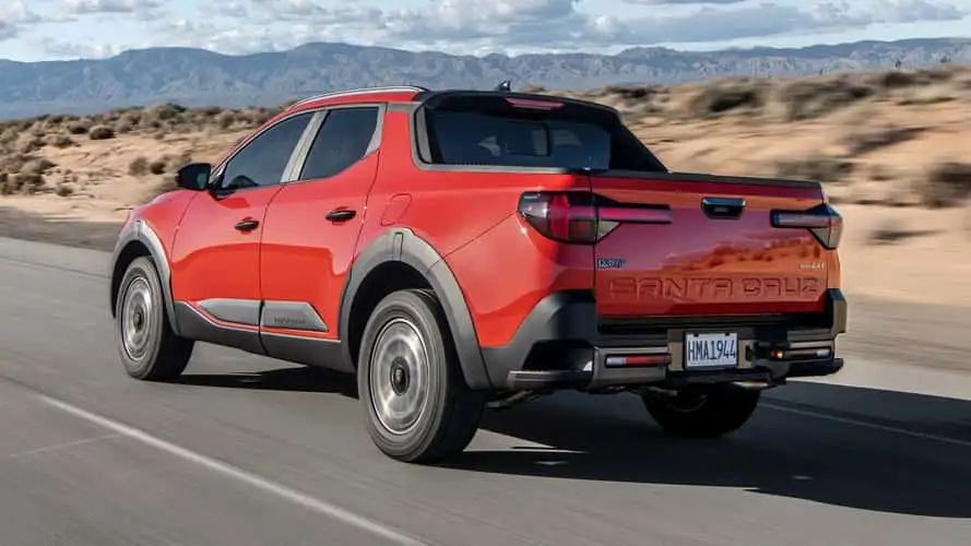 https://cdn.motor1.com/images/mgl/P30Jgr/s4/2025-hyundai-santa-cruz-xrt.webp