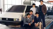 Der Designer Zhong Boguang (stehend) leitete das SH7181-Projekt - chinesischer Versuch, eine Santana zu kreieren (1989)