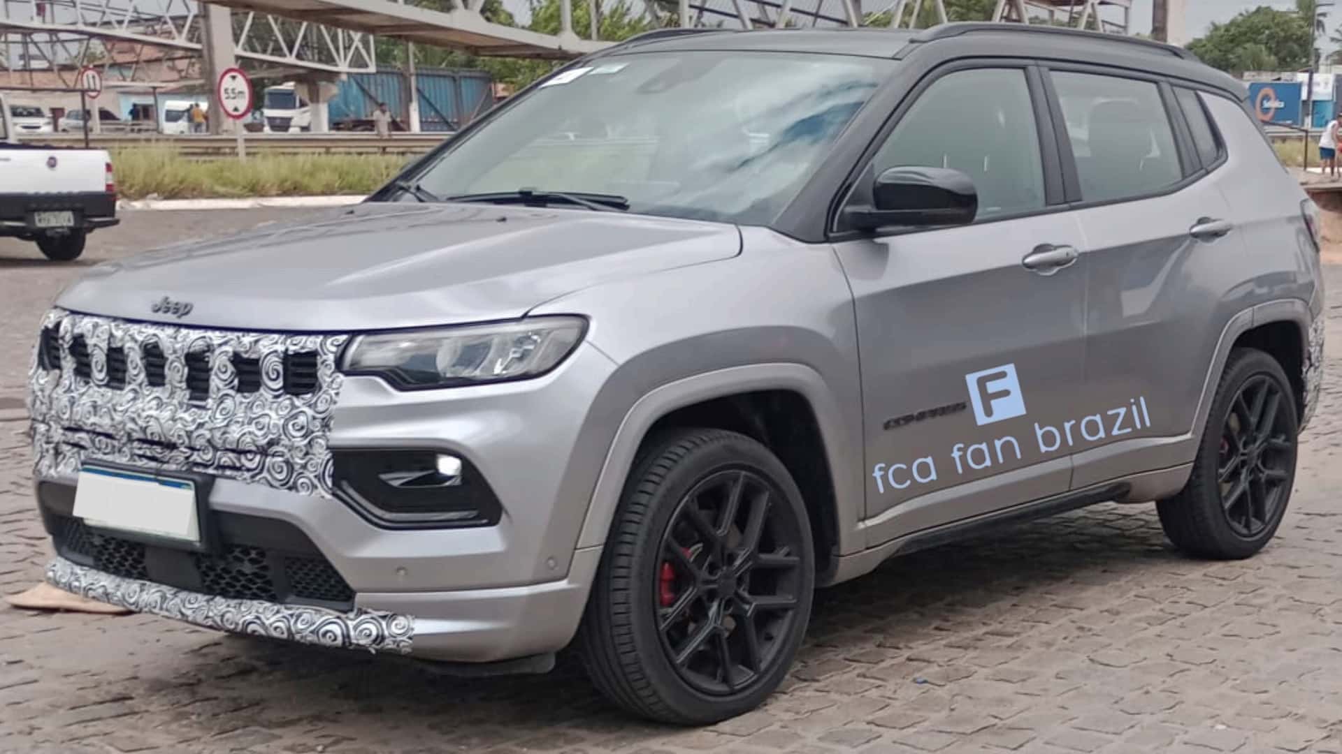 Jeep Compass 2025 terá versão Overland com motor 2.0 turbo de 272 cv