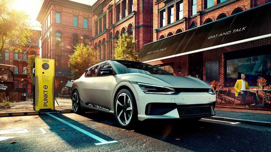 Крупнейший частный оператор зарядных станций в России сменил имя