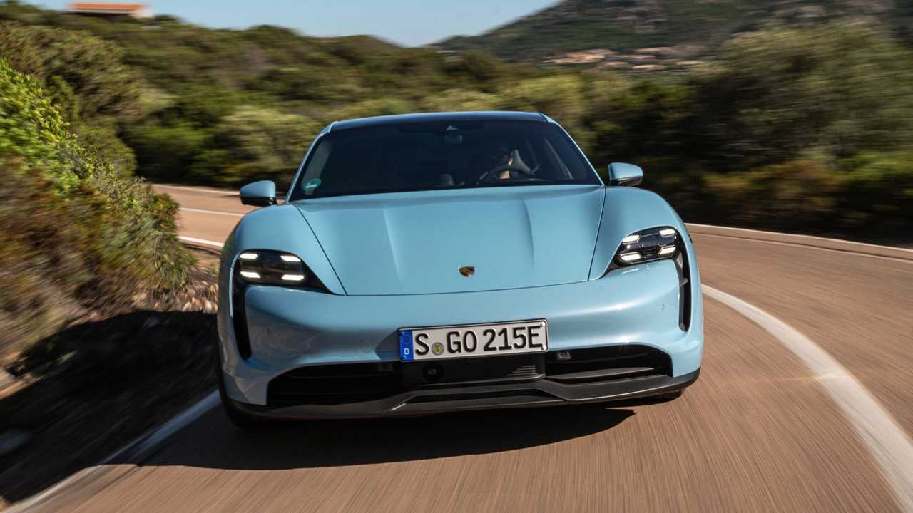 Foto - Porsche Taycan 4S Sport Turismo (2022), prova su strada