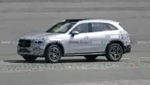 2023 Mercedes GLC mit minimalem Tarnfoto