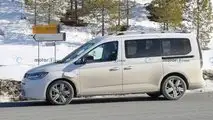 Volkswagen Caddy eHybrid 2023, le foto-spia