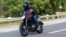 The 250 NK Lite is a road-focused commuter with streetfighter styling. 