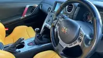 Innenraum des manuell ausgetauschten R35 GT-R von Crewch.