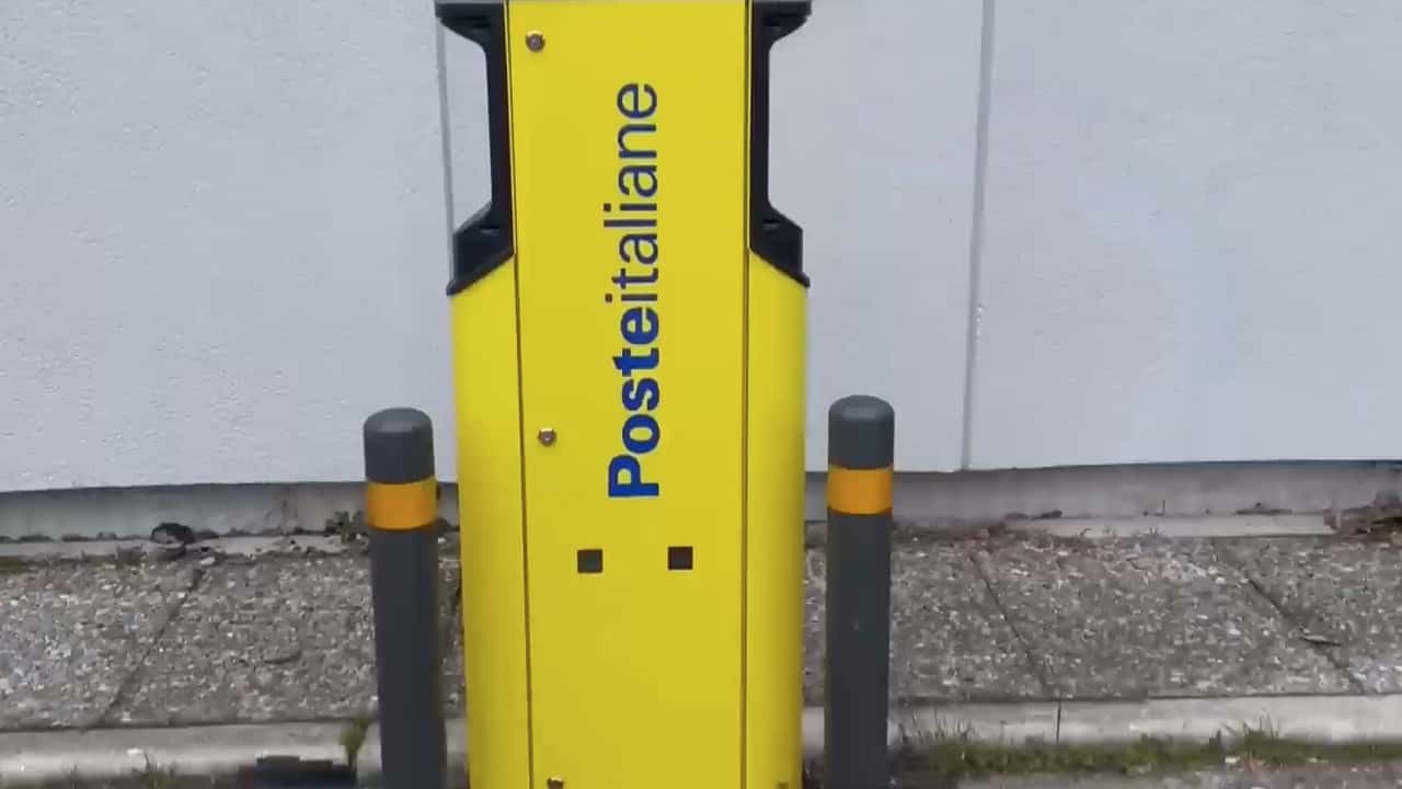 Ricarica auto elettriche Poste Italiane