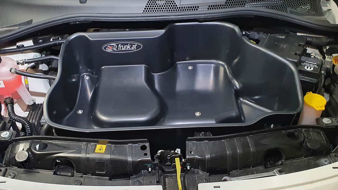 Frunk auto elettrica