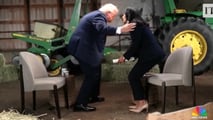 Trump litiga in TV: i trattori John Deere in sfondo