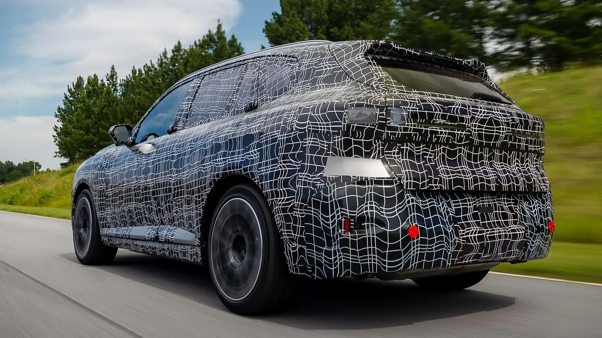 https://cdn.motor1.com/images/mgl/P3BLRX/s1/bmw-x5-2026-in-der-finalen-erprobung.webp