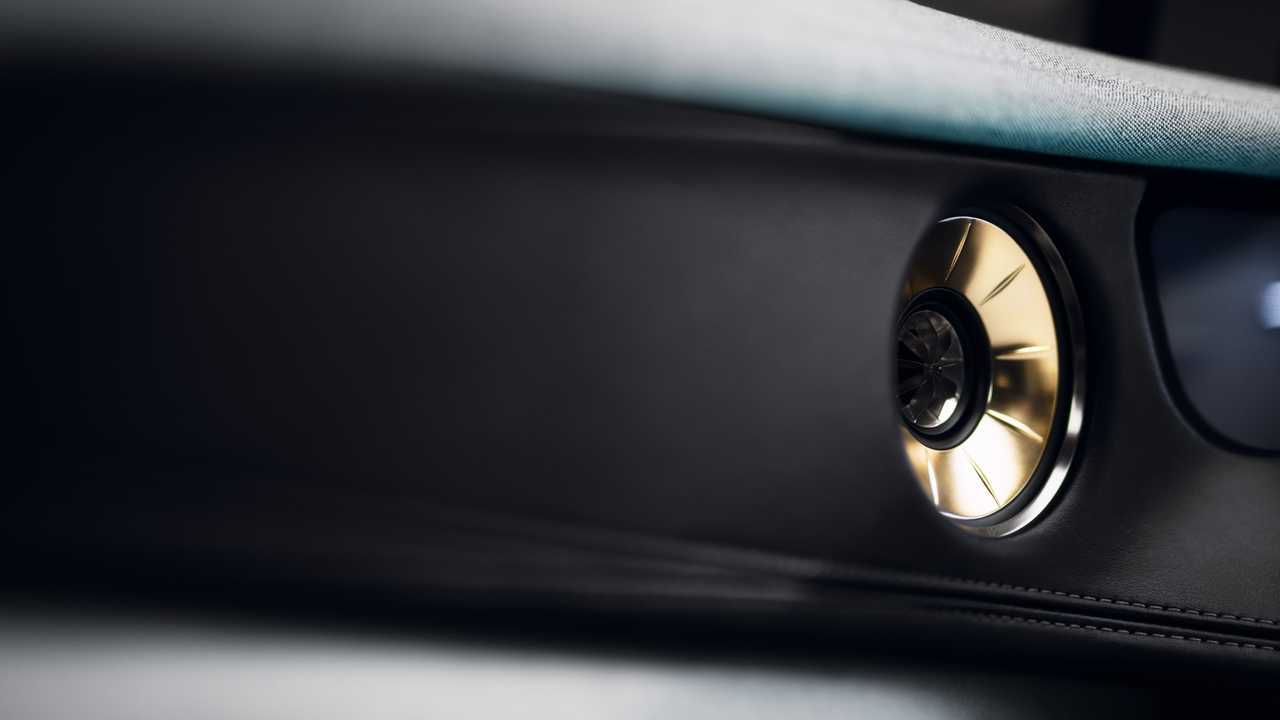 Интерьер Lotus Eletre