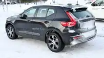 Volvo XC40 (2022) Facelift ungetarnt erwischt