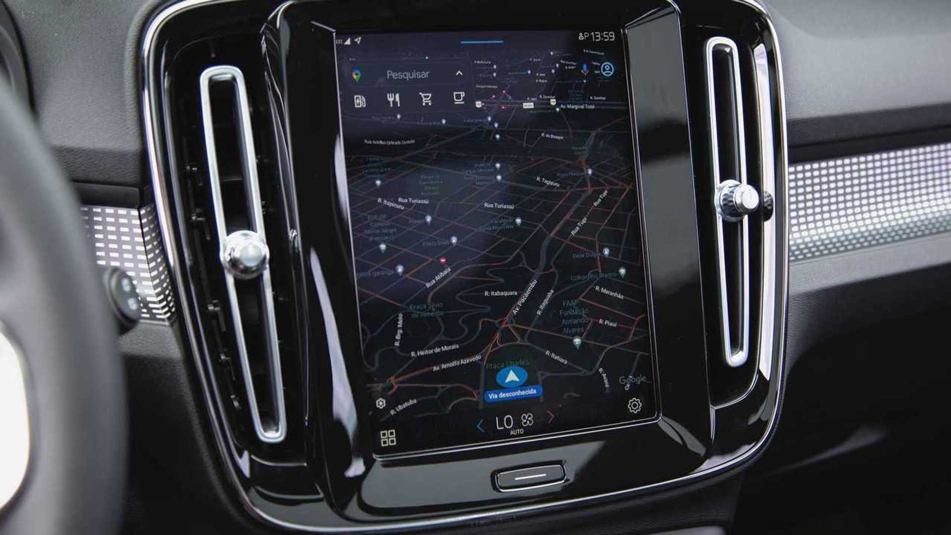 Volvo XC40, C40 e XC60 ganham Apple CarPlay em nova atualização de software