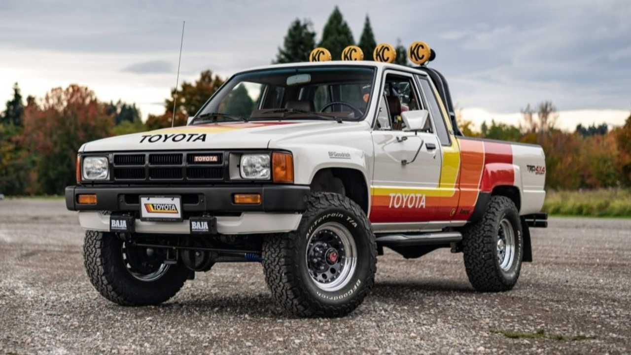 1985 Toyota Hilux With Yamaha GT80