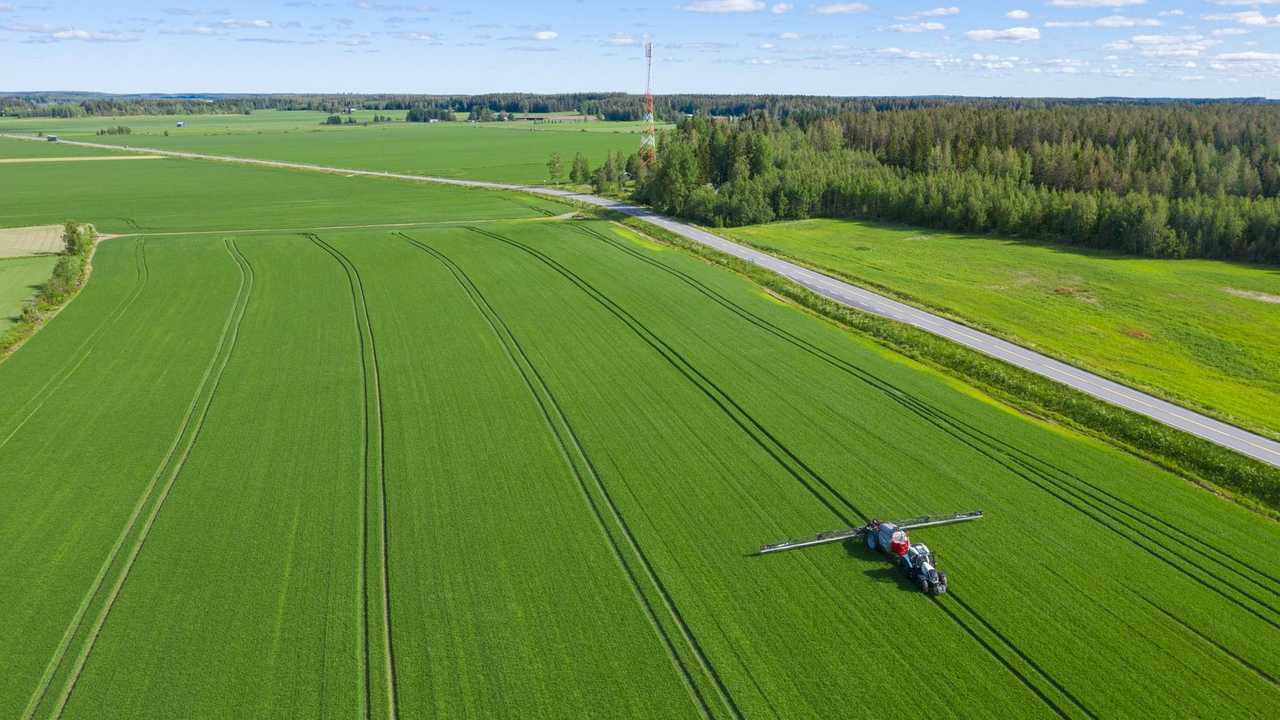 Section Control 96 con Multiboom di Valtra