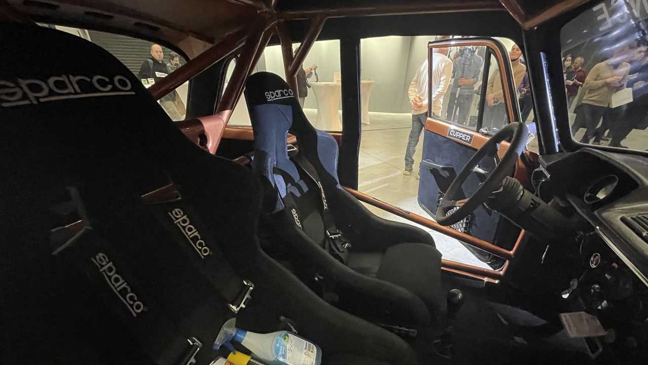 Интерьер «Москвича-408» для Исторического ралли Монте-Карло