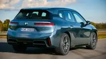 BMW iX xDrive60 (2025)