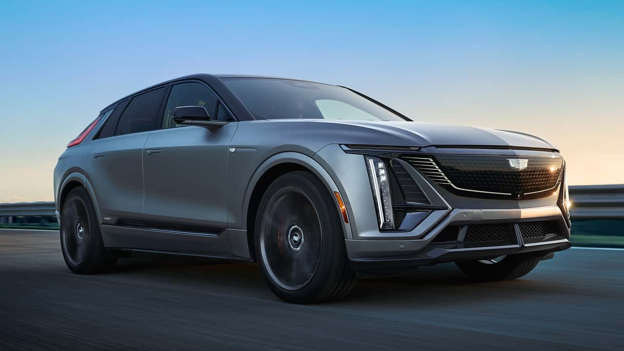 2026 Cadillac Lyriq-V Front 3/4