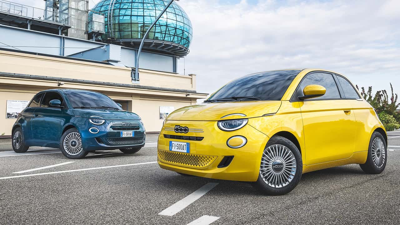 Nuova Fiat 500 ibrida, i prezzi e gli allestimenti