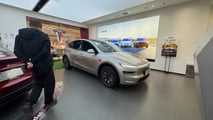 Tesla Model Y L Live Photos