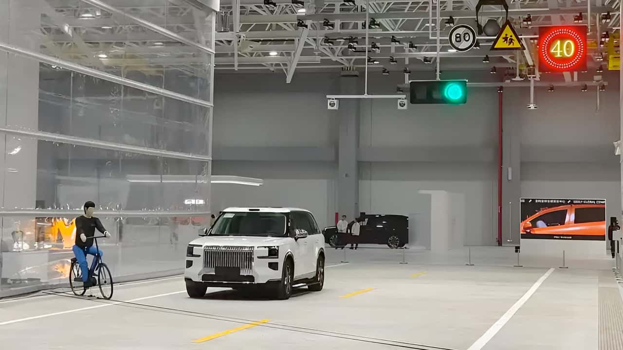 Geely abre maior centro de testes de segurança do mundo com ajuda da Volvo