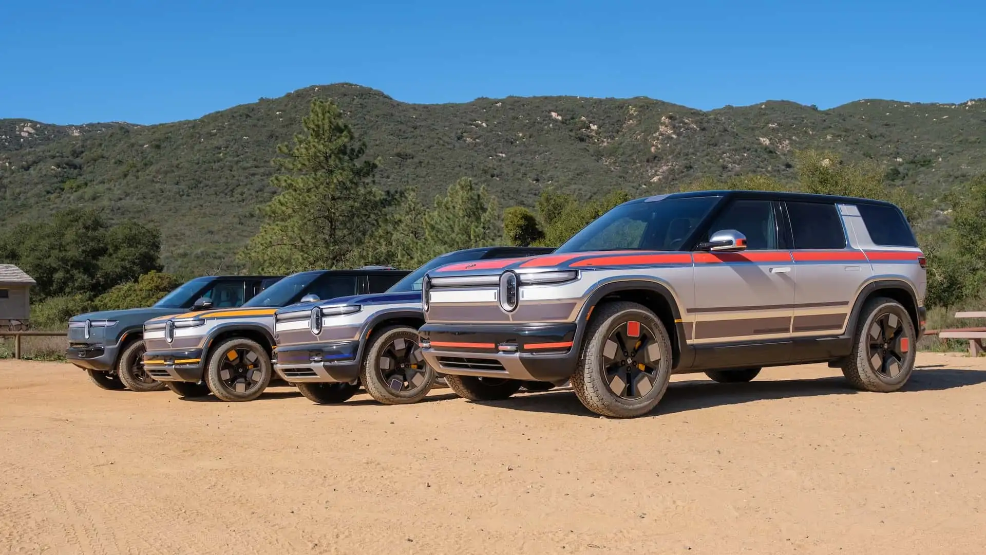 https://cdn.motor1.com/images/mgl/P3Mpjy/s1/2026-rivian-r2-prototype-drive.webp