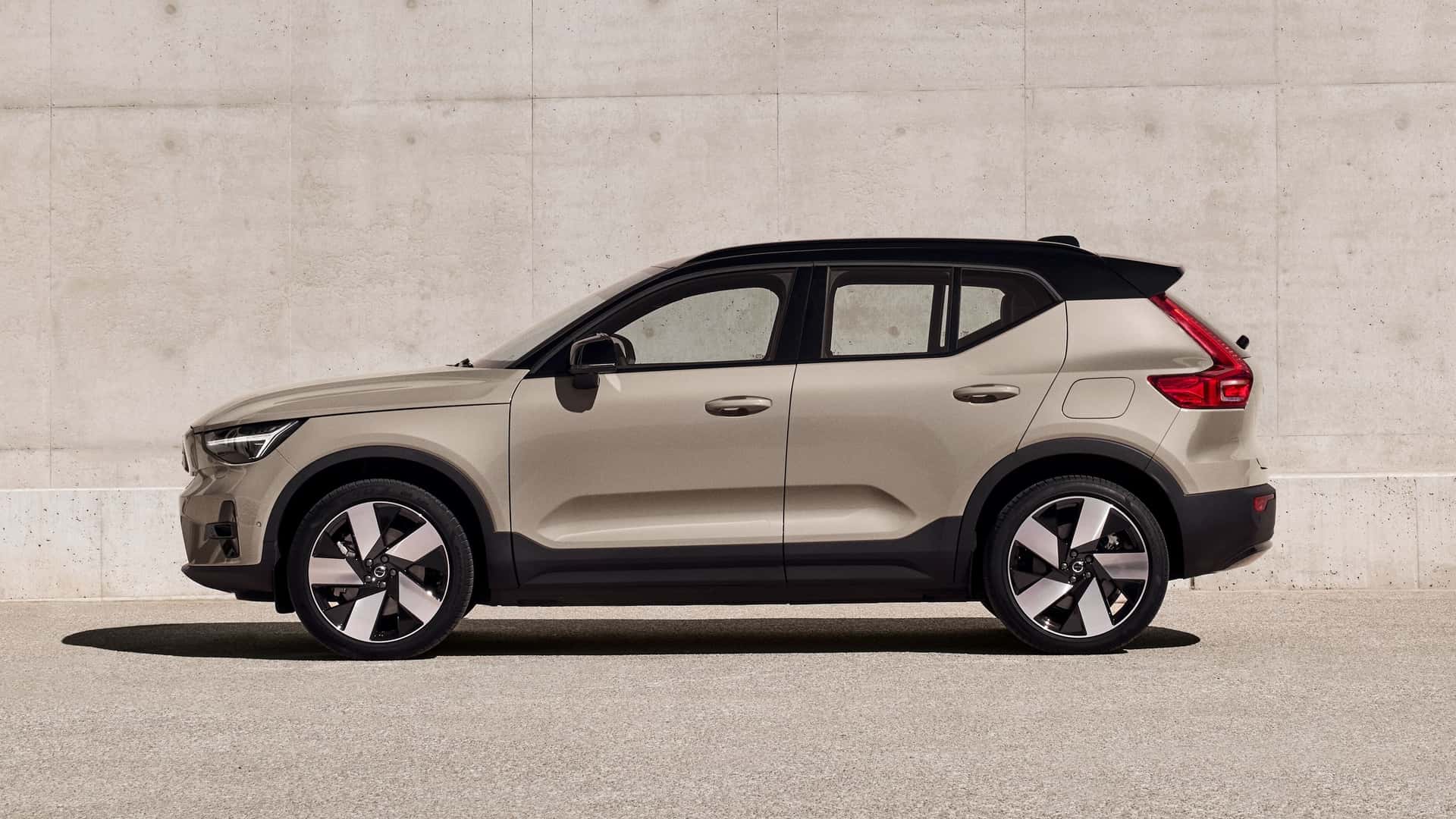 Volvo Is Killing The EX40 EV In The US