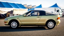 Toyota Sera kann über den Vintage Club by Kinto gemietet werden
