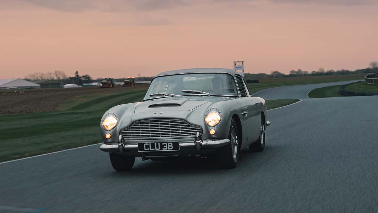 James Bond Aston Martin DB5 Restomod Drive