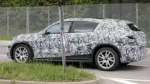 Foto spia del SUV Mercedes EQC di nuova generazione