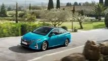 Toyota Prius IV - Gli interni