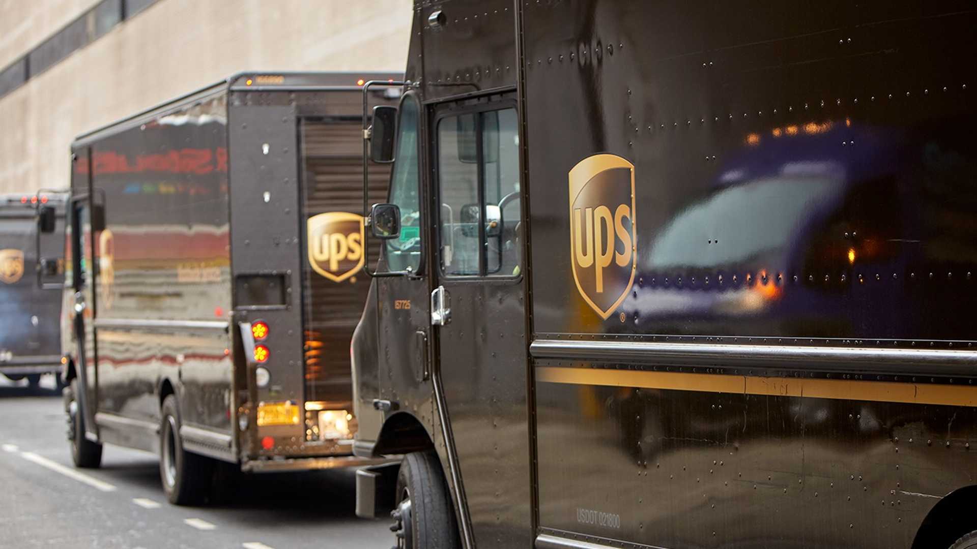Pictures Of Ups Drivers Delivering Packages