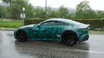 Aston Martin Vantage Casus Fotoğrafları