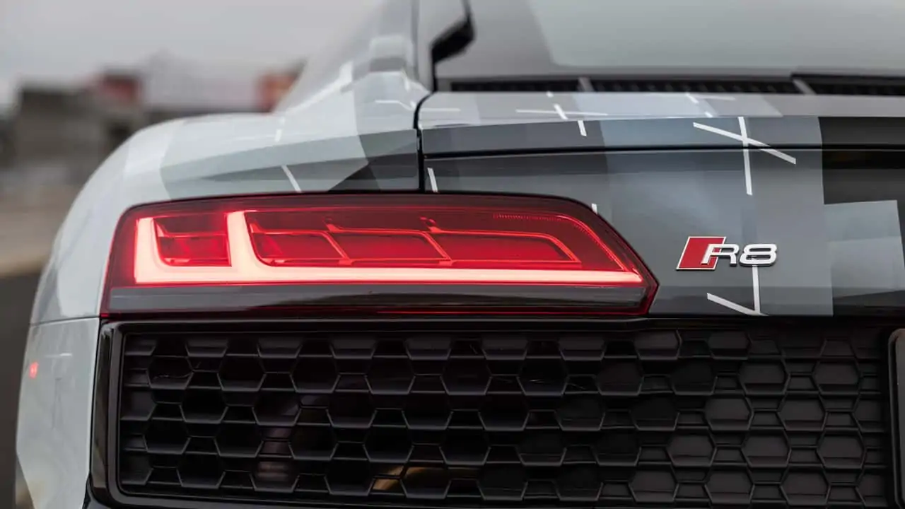 audi-r8-coupe-v10-performance-rwd-at-lag