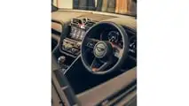 Bentley Private White V.C. Bentayga