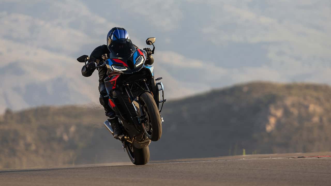 2024 BMW M 1000 XR - Riding 6