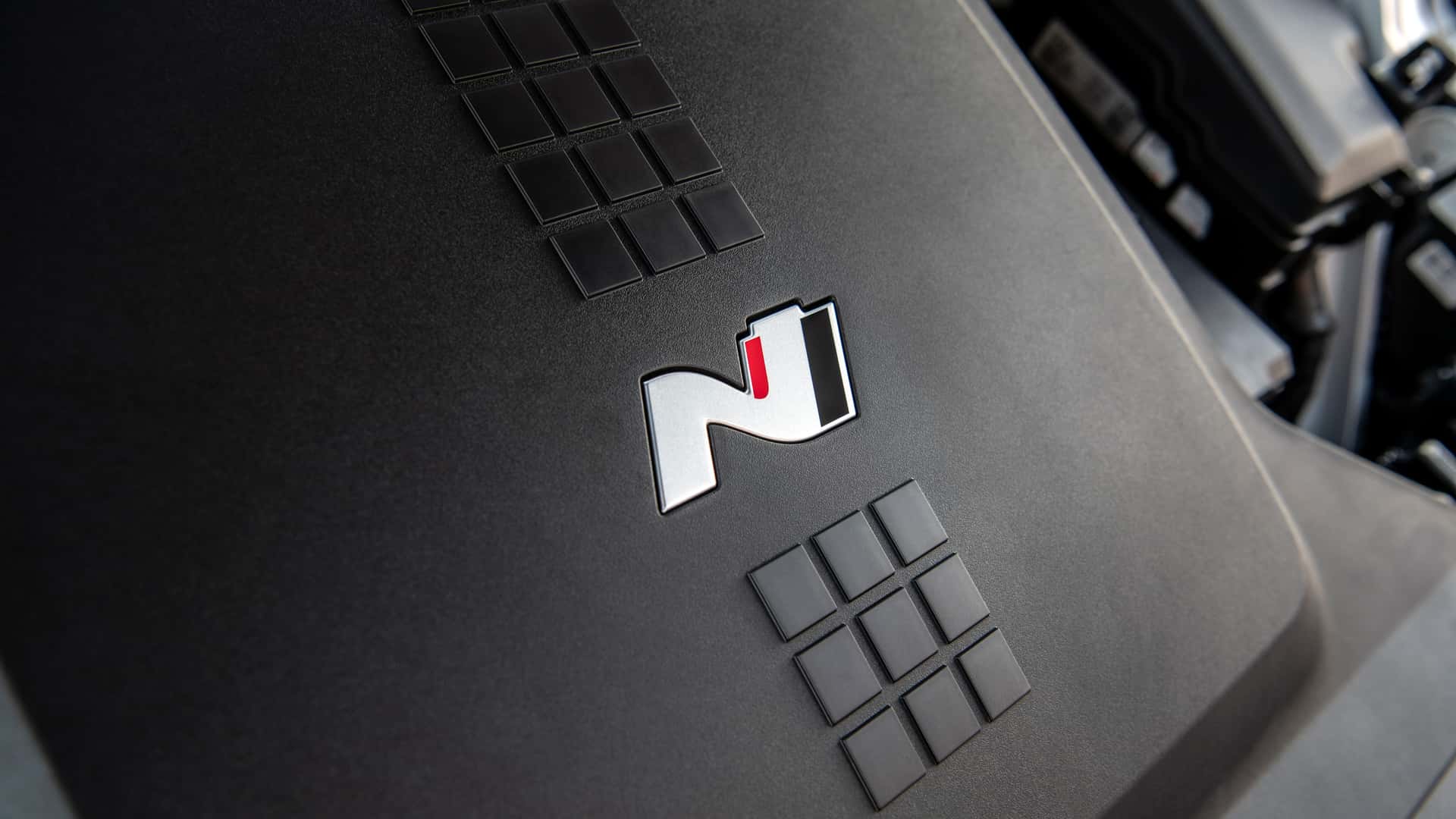 https://cdn.motor1.com/images/mgl/P3gweK/s1/2025-hyundai-ioniq-5-n-badge.jpg