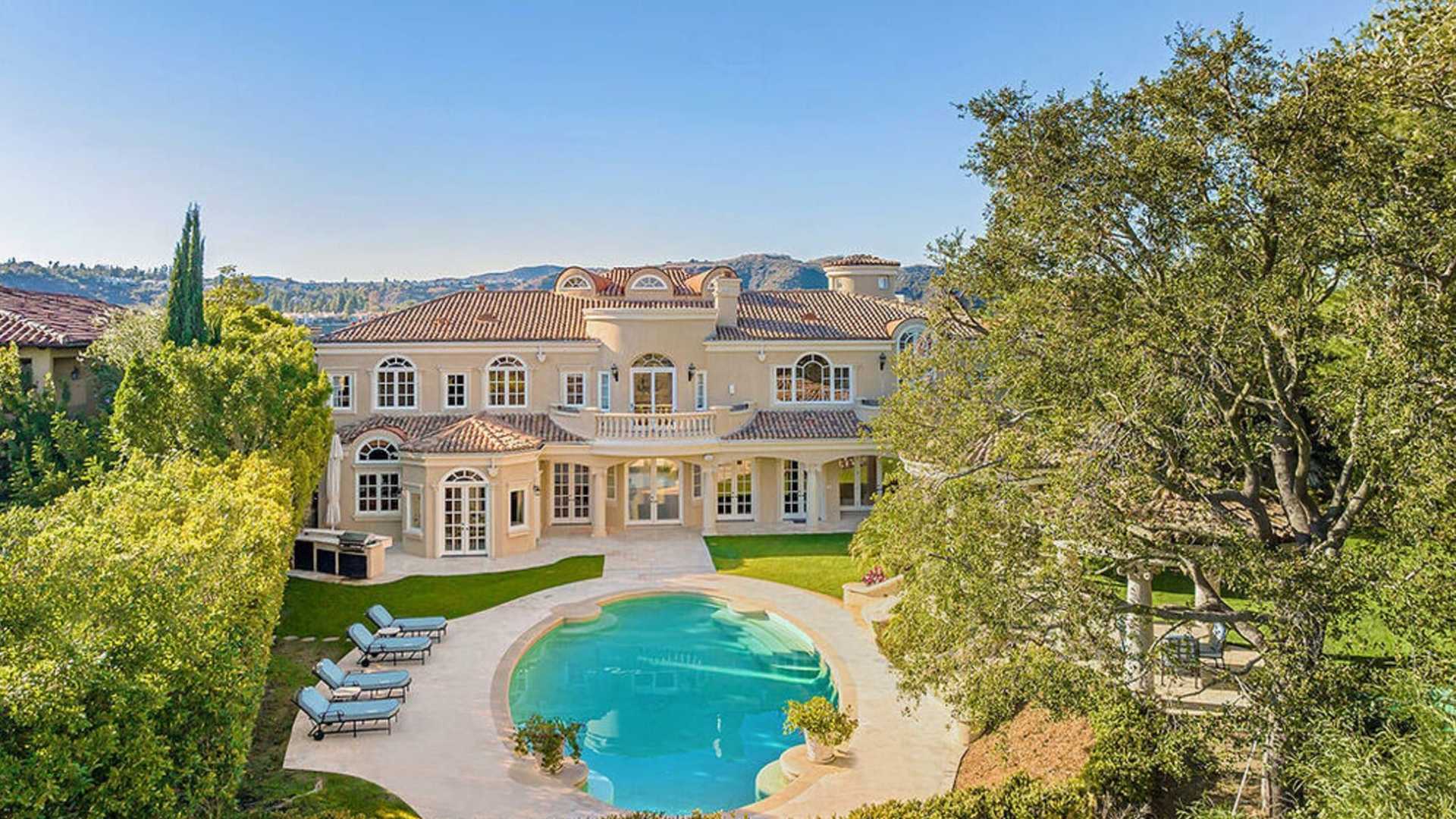 Mansion Motors A 10.9M Mediterranean Estate In The Heart Of Bel Air Crest