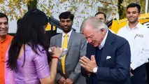 3_Lipi Kapoor applies traditional Indian tika to Lord Bamford