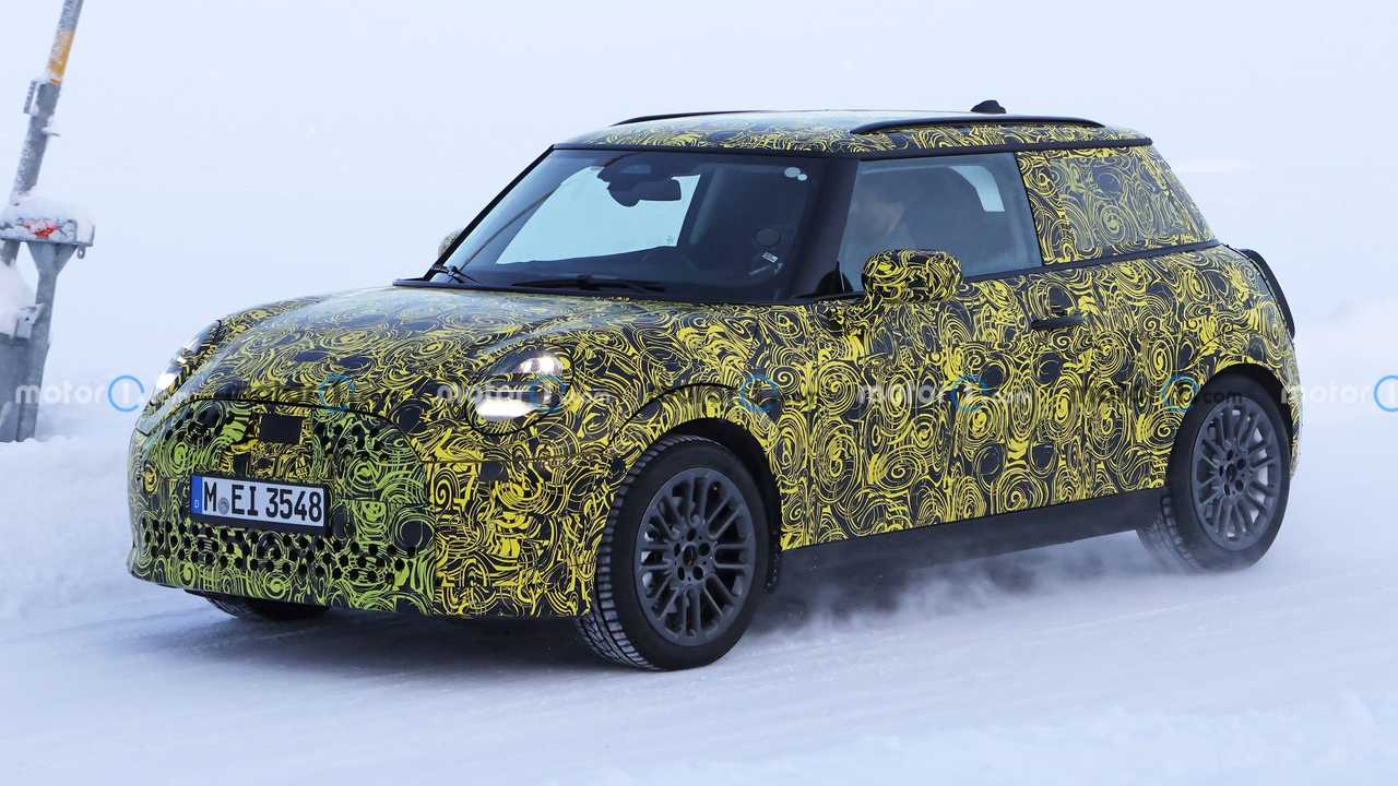 Nuova MINI mild hybrid, le foto spia sulla neve