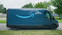 Vista laterale esterna del veicolo di consegna elettrico Amazon