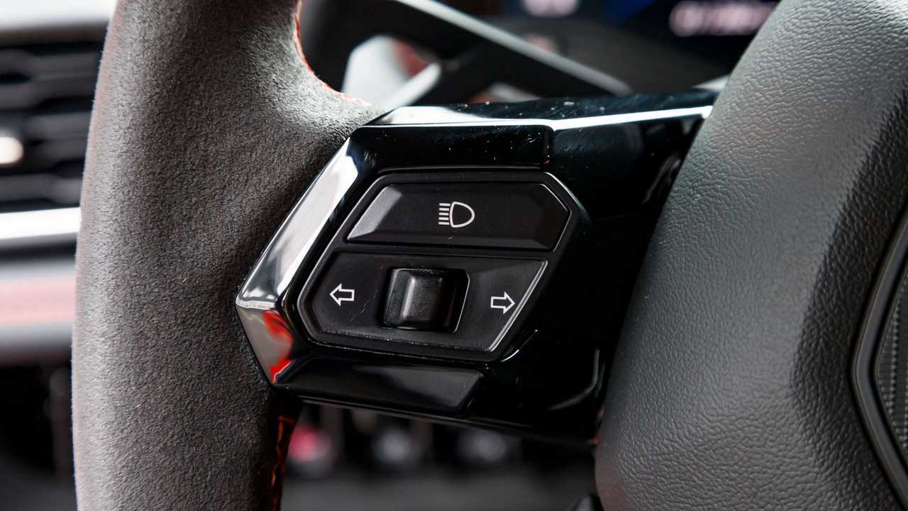 Lamborghini Huracan кнопки