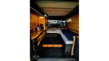 Land Rover Defender by Felix Collier Interno Verticale