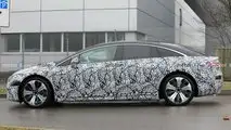 Mercedes EQS, le nuove foto spia con poche camuffature