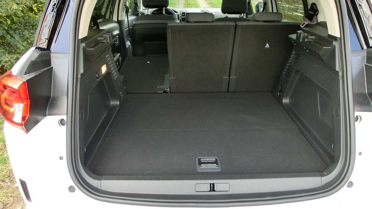 Citroen C5 Aircross Hybrid 225: Die Lehnen der Rücksitze lassen sich einzeln umklappen.