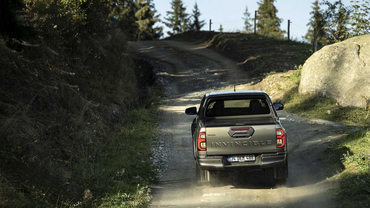 Toyota Hilux Invincible