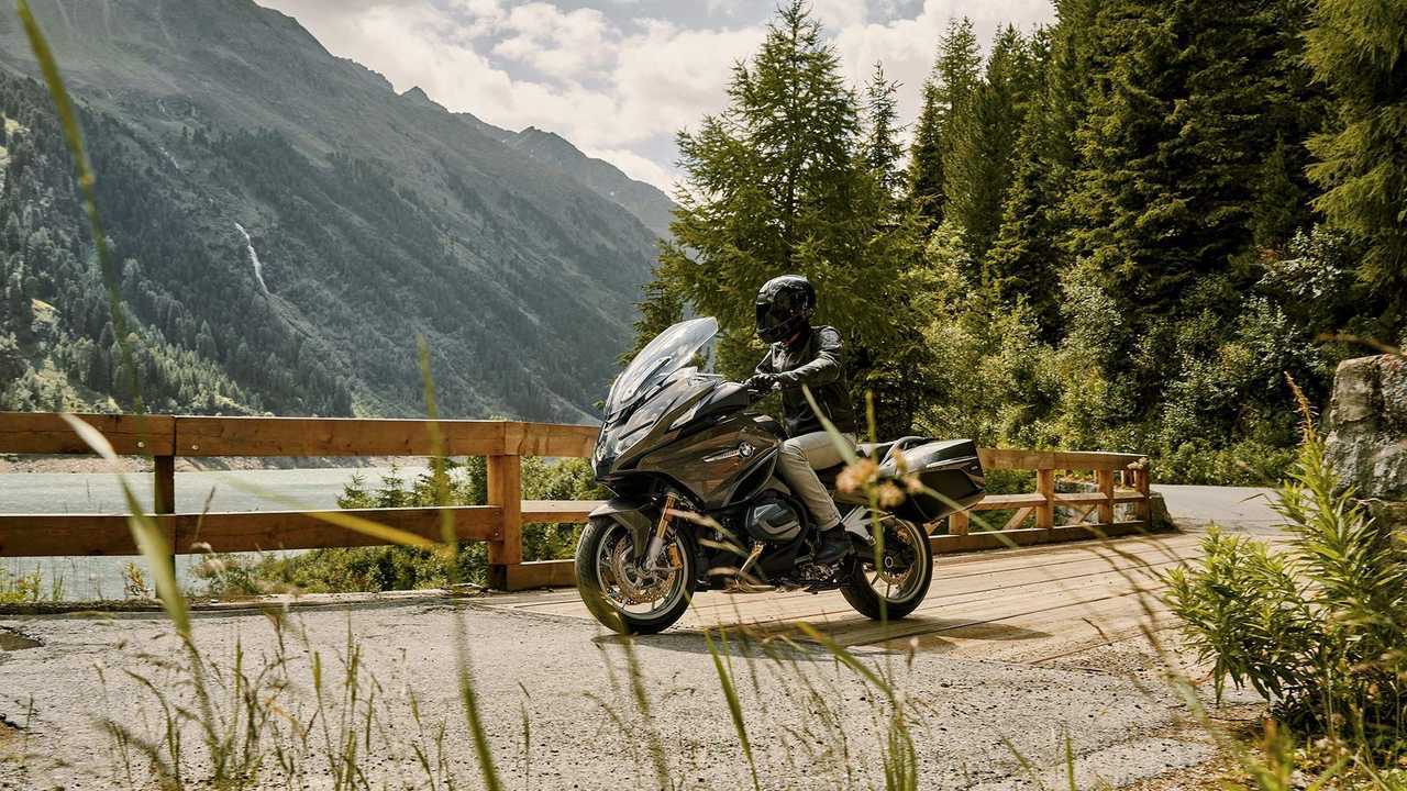 2021 BMW R 1250 RT, Action, Left Side