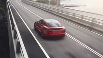 Porsche-Tesla, il duello ha inizio