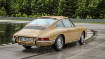 Porsche 911 (1966) in Sandbeige