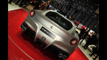 Ferrari F12berlinetta: le sue forme scavate dagli elementi